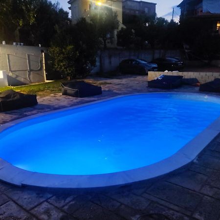 Summertime Apartments 克拉尼 外观 照片